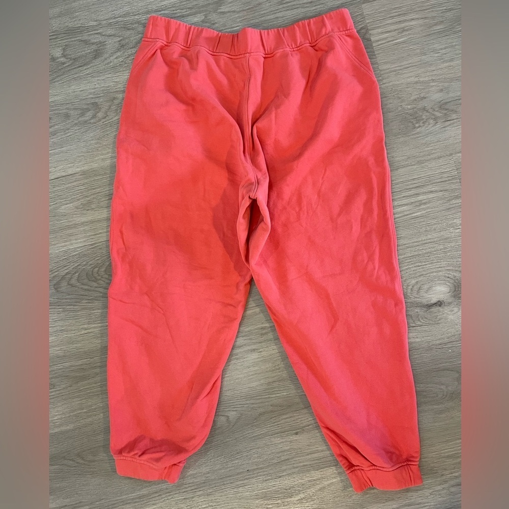 Lululemon Relaxed High-Rise Jogger Pale Raspberry. Size 14 - Picture 4 of 9
